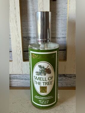 AROMATIQUE SMELL OF THE TREE 4oz Room Fragrance Spray Glass Bottle 75% Full VTG